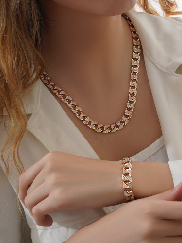 سرویس کارتیر نگین اتمی